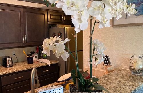 Horseshoe Bay Condominio | Horseshoe Bay Lakefront Condo Sleeps 10 ... Walk to Hotel, Yacht Club / Amenities!