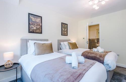 New Broughton Casa | Long Term Stay 4 Bed 3 Bath & Parking Wrexham