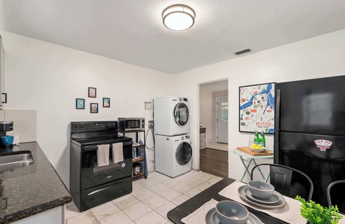 College Park Casa | Long Term Stays! 2 MI to DT Orlando & Winter Park