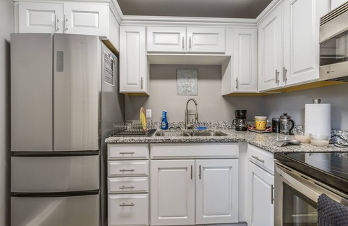 Breaux Bridge Apartamento | LONG TERM STAYS, King Temperpidic, Breaux Bridge