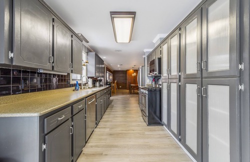 Breaux Bridge Casa | LONG TERM STAYS, WIFI, 3 BR, 3 ENSUITE BATHROOMS