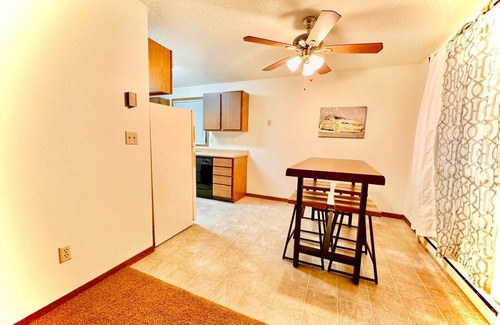 Moorhead Casa | Long -terms Stays and Short-term Terms Stays, Sleeps up to 10 people and pets.