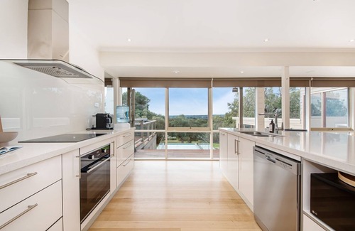 Red Hill Casa | Long View - Heated Pool in Red Hill