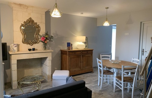 Petit-Palais-et-Cornemps Casa | Longère, small gîte in the heart of the Saint-Emilion vineyards