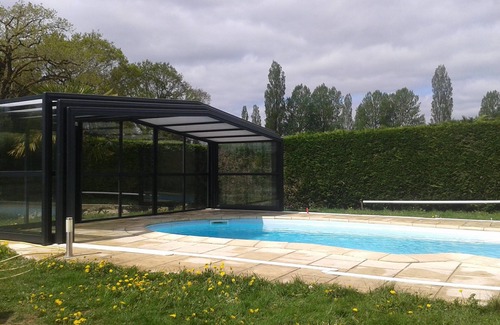 Quimperle Villa | Longère con piscina cubierta climatizada en finca de 18 ha con animales