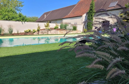 Marnay Casa | Longère with swimming pool, ideal for 5 couples with 8 children/teenagers.