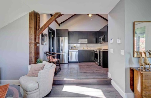 Lakeville Casa | Longpond Farm House and Loft