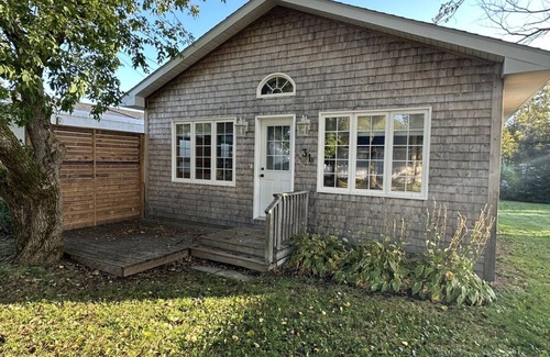 The Bluff Cabaña | Lonsdale Cottage