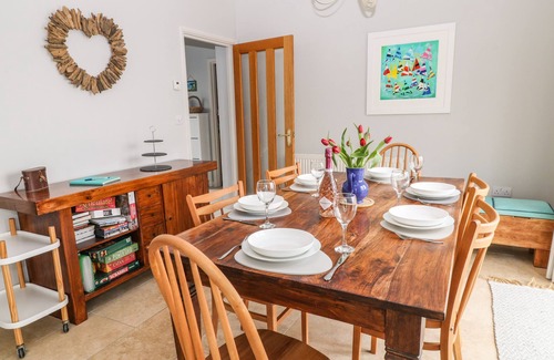 Downderry Casa | LOOE ISLAND VIEW, pet friendly, with a garden in Downderry