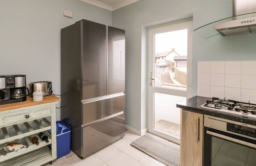 Downderry Casa | LOOE ISLAND VIEW, pet friendly, with a garden in Downderry