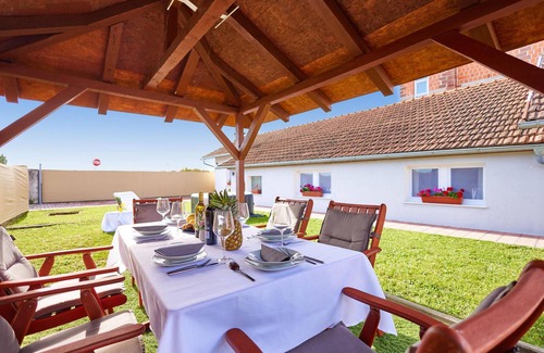 Kraljevec Sesvetski Casa | Look forward to a versatile vacation in this vacation home.
