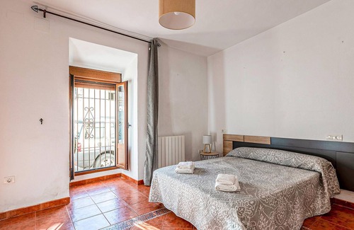 Frailes Casa | Alojamiento de 8 habitaciones en Frailes