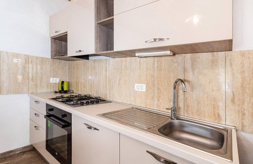 Sibuljina Casa | Alojamiento de 2 habitaciones en Tribanj