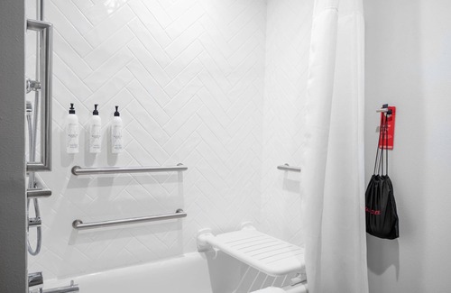 Clearwater Hotel | Look No Further! Free Breakfast, Pets Allowed, Near Safety Harbor Beach