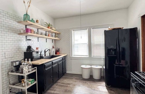 Lakewood Apartamento | Look no further in Lakewood! 2bed 1bath Central AC