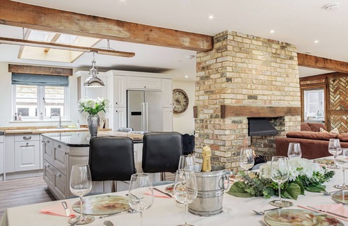 Bedford Cabaña | 6 bedroom accommodation in Colmworth