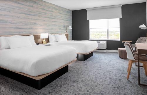 Clearwater Hotel | Look No More! 3 Pet-friendly Units, Free Breakfast, Outdoor Pool, Free Parking