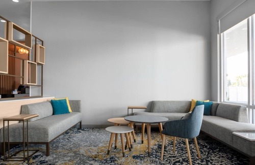 Clearwater Hotel | Look No More! 3 Pet-friendly Units, Free Breakfast, Outdoor Pool, Free Parking