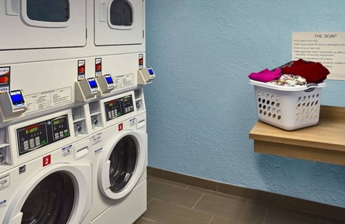 White Station Casa | Look No More! Outdoor Pool, Pets Allowed Near Children's Museum of Memphis!