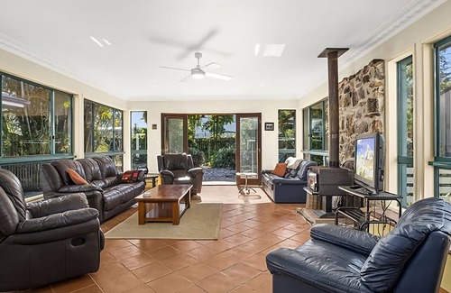 Mylestom Casa | Looking for a comfortable family home with the very best that coastal living has to offer?