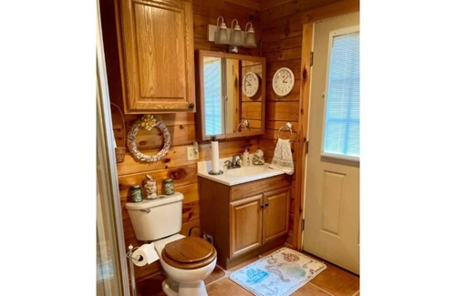 Fayetteville Casa | Looking for a romantic getaway? This is it!!