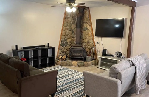 Flint Casa | Looking for cozy and convenient? Check out Odin's Place!