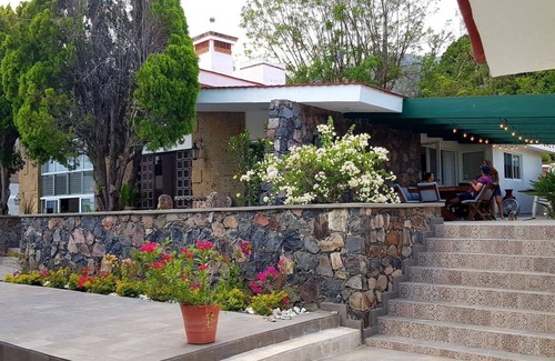 Ajijic Casa | ¿Buscas la escapada perfecta de la ciudad? Esta impresionante casa en el lago acaba de llegar al mercado HOMEAWAY y solo dura unas pocas horas. lejos de tu lugar ...