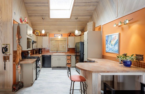 Lopez Island Casa | Looking for the quintessential Island setting? You will find it in Cedars by the