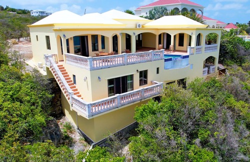 Island Harbour Villa | Looking North Villa - Ocean View