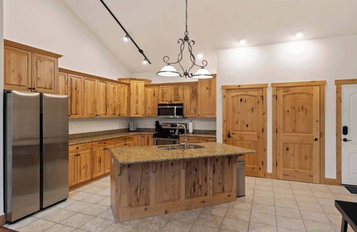 Somers Cabina | Lookout Cabin at Flathead | Sleeps 7