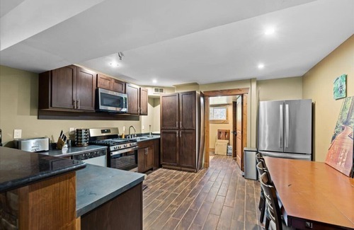 Coolin Casa | Lookout Lodge at Cavanaugh's