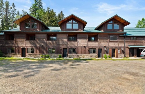 Coolin Casa | Lookout Lodge at Cavanaugh's