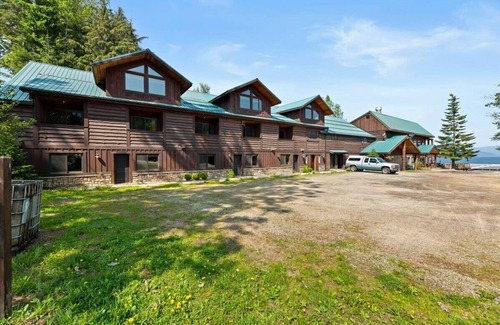 Coolin Casa | Lookout Lodge at Cavanaugh's