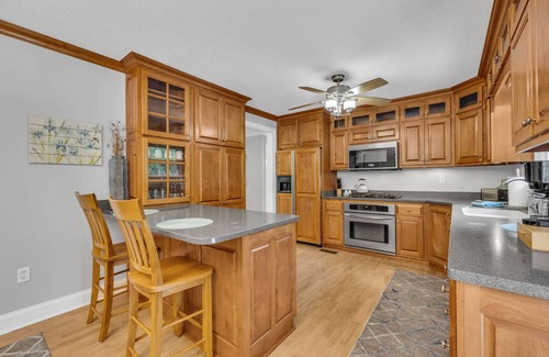 Chickamauga Casa | Lookout Mountain Vista | 4 Bedroom Home on 3 acres | 12 miles Cloudland Canyon & Chattanooga
