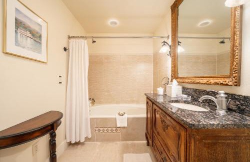Lake Hamilton Hotel | Lookout Point Lakeside Inn