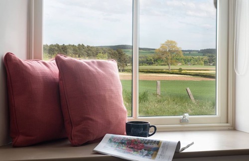Ford Cabaña | Lookout South - 4.5 miles from Cornhill-on-Tweed, sleeping 4