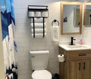 Lincoln Apartamento | Loon Mnt River and Mnt views Free shuttle Pool