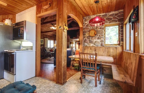 New Auburn Cabina | Loon's Nest Cabin on Lower Long Lake