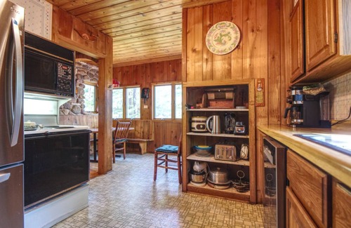 New Auburn Cabina | Loon's Nest Cabin on Lower Long Lake