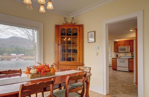 Wells Casa | Loon Watch. Private Adirondack Lakefront house on Lake Algonquin in Wells, NY