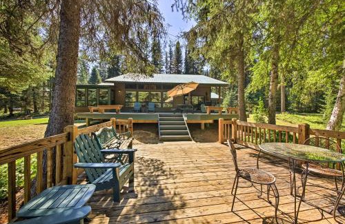 Troy Casa | Loose Moose Lodge - 31 Acres on Yaak River!