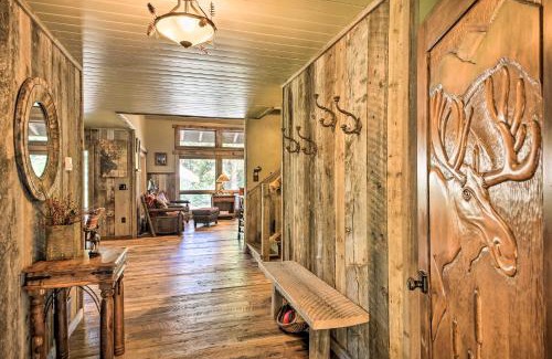 Troy Casa | Loose Moose Lodge - 31 Acres on Yaak River!