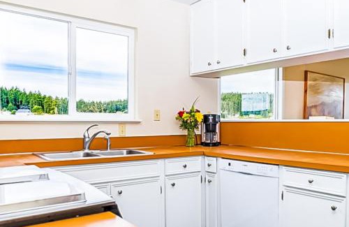 Lopez Island Casa | Lopez Island Mud Bay Waterfront home