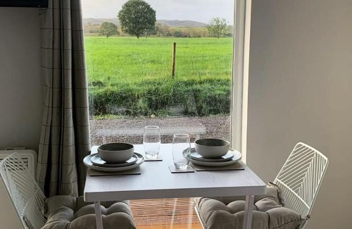 Connel Casa | Lora Cabin