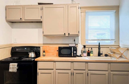 Lorain Apartamento | Lorain - 2Bed1Bath Central AC, PET friendly