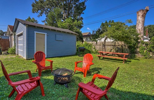 Lorain Casa | Lorain Lake Cottage Less Than 1 Mi to Lake Erie Fun!