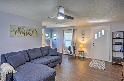 Lorain Casa | Lorain Lake Cottage Less Than 1 Mi to Lake Erie Fun!