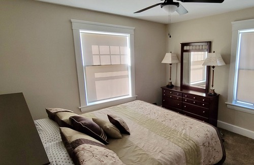 Lorain Casa | Lorain Lighthouse Beachfront House