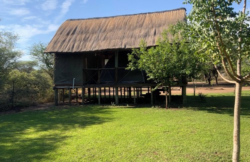 Ngoma Alquiler De RV | Lorato Lodge and Camping
