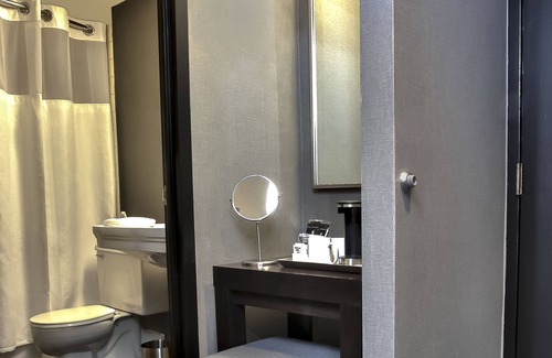 Downtown Baltimore Hotel | Lord Baltimore Hotel